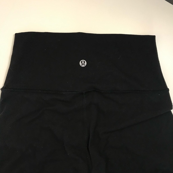 lululemon athletica Pants - Lululemon Wunder Under Cropped Leggings
